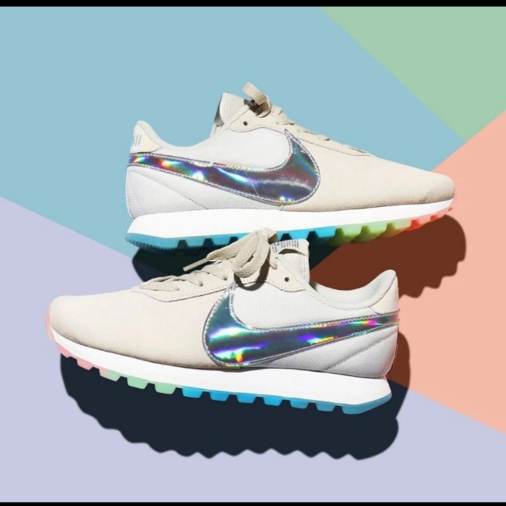 8 WOMEN'S NIKE PRE-LOVE O.X MIRROR REFLECT